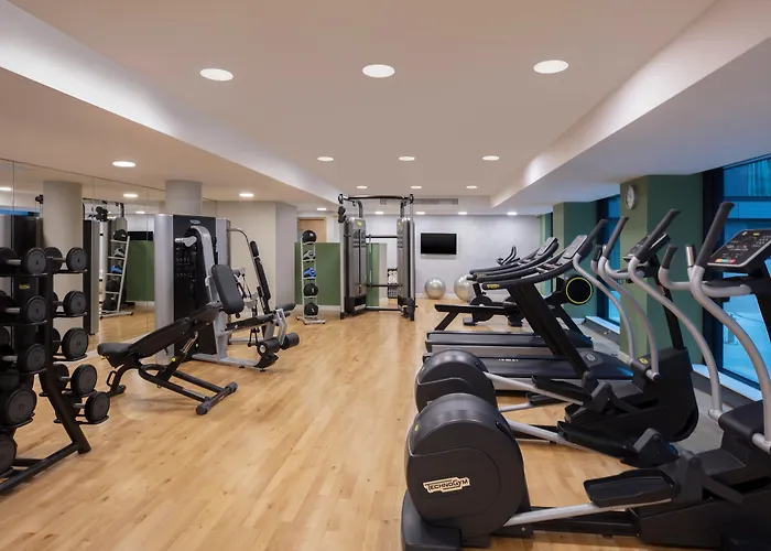 Staybridge Suites London Heathrow - Bath Road, An Ihg Aparthotel