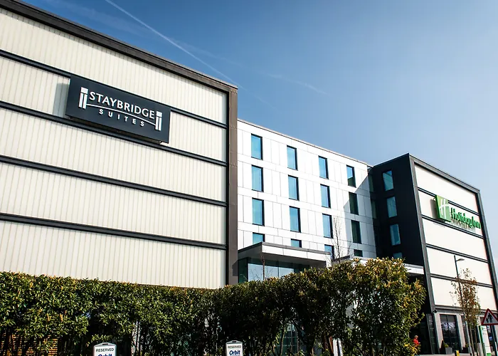 Staybridge Suites London Heathrow - Bath Road, An Ihg Aparthotel