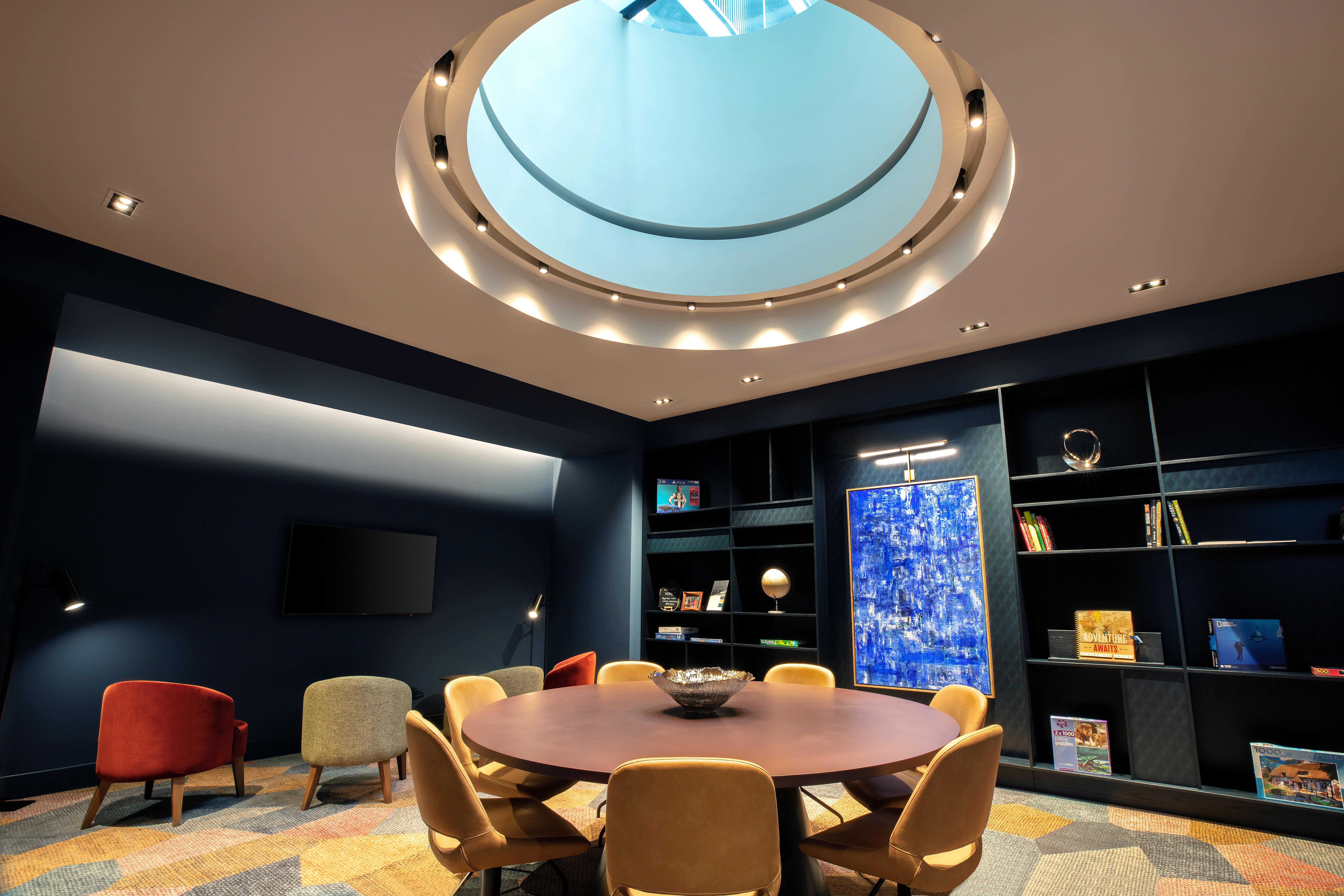 Staybridge London Heathrow - Bath Road, An Ihg Hotel 4*
